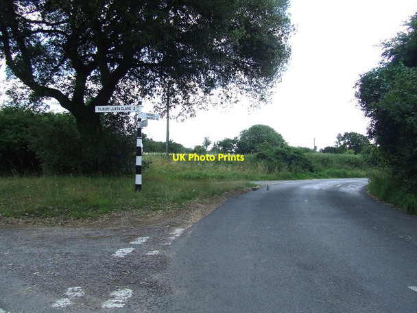Photo 6"x4" Direction Sign And Junction Ridgewell\/TL7340 c2015