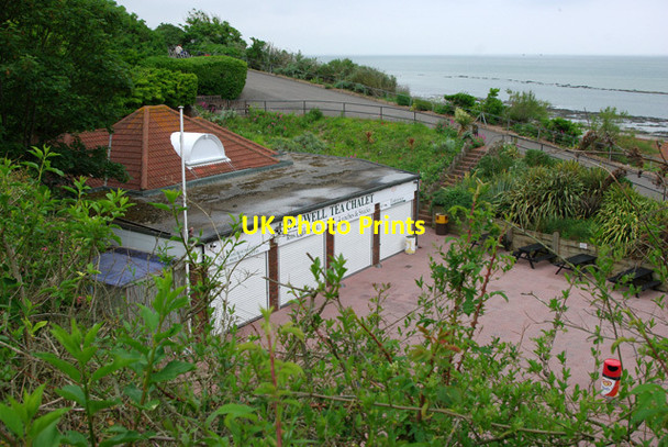 Photo 6"x4" Holywell Tea Chalet, Eastbourne Meads\/TV6097 c2010