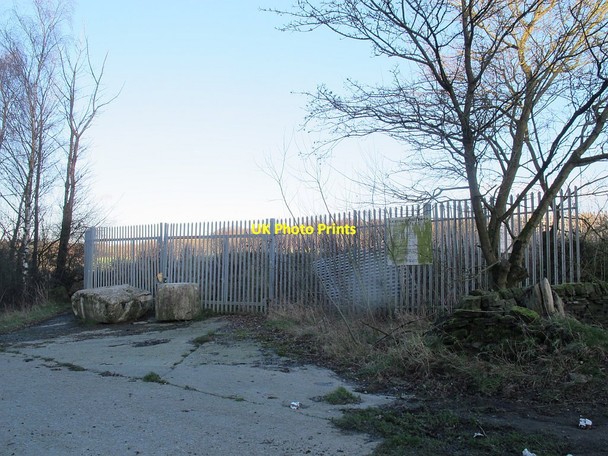 Photo 6"x4" Closed entrance to Woodhall quarry Thornbury\/SE1934 c2015