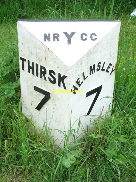 Photo 6"x4" Old Milepost Scawton c2015