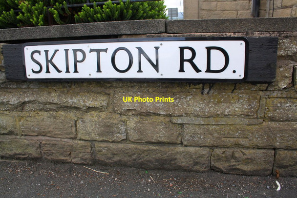 Photo 6"x4" Benchmark on wall outside #59 Skipton Road Colne\/SD8940 c2015