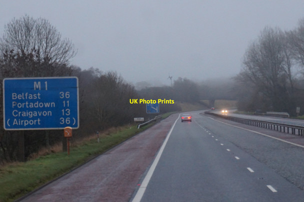 Photo 6"x4" M1 eastbound towards junction 13 Moy\/H8456 c2015