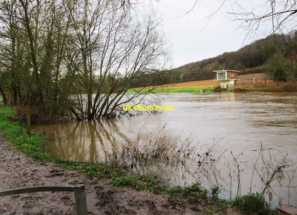 Photo 6"x4" High water level on the River Severn and a muddy footpath, near Bewdley, Worcs Bewdley\/SO7875 c2016