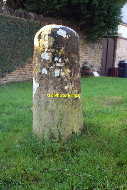Photo 6"x4" Milestone beside Abingdon Road Tubney c2016