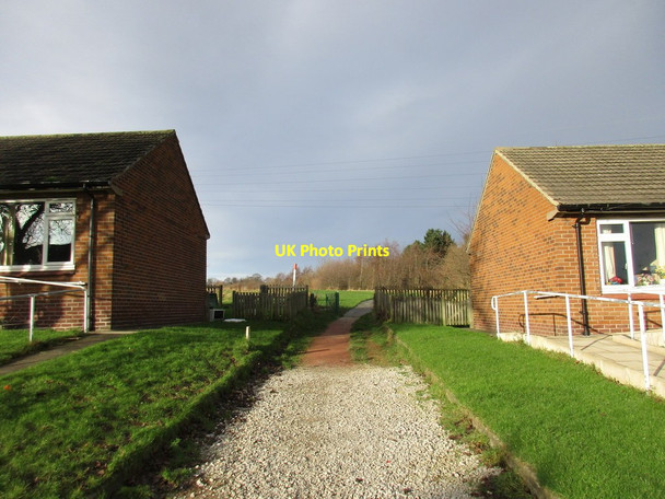 Photo 6"x4" Path between bungalows, Cow Heys Huddersfield c2016