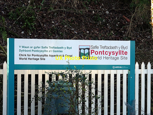 Photo 6"x4" Chirk station for Pontcysyllte Aqueduct Chirk\/Y Waun c2016