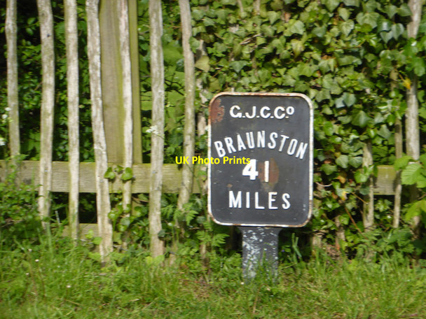 Photo 6"x4" Milestone 41 Stoke Hammond c2015