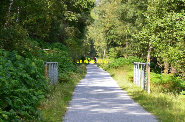 Photo 6"x4" Cyclists on the Glen Ogle route Lochearnhead c2015