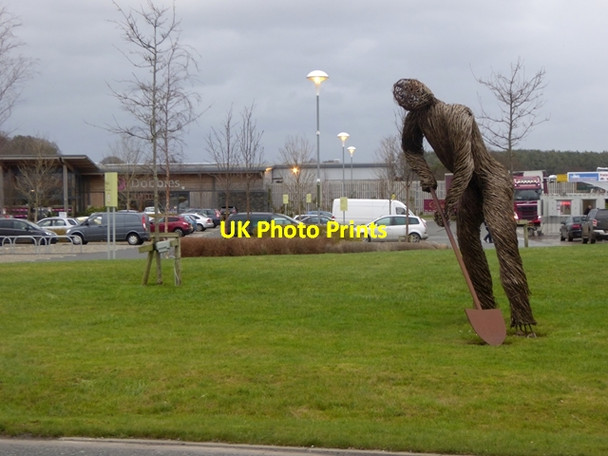 Photo 6"x4" Wickerman Gardener Cardewlees c2016