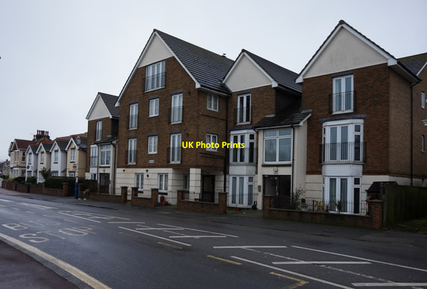 Photo 6"x4" Flats on Royal Parade, Eastbourne Roselands c2016