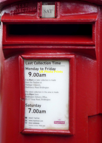 Photo 6"x4" Detail, Elizabeth II postbox on Cardigan Road, Bridlington Bridlington c2016