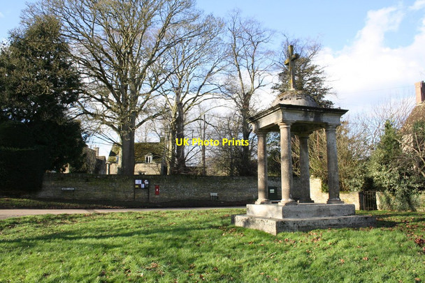 Photo 6"x4" Peace Memorial, The Green, Delly End Delly End c2016