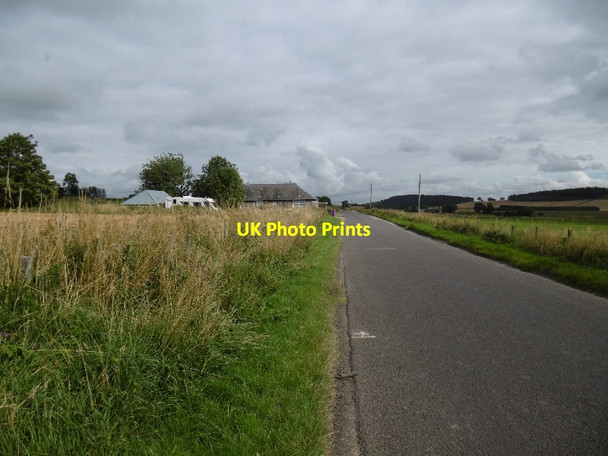 Photo 6"x4" B951 passes Roadside Cottage Bridgend of Lintrathen c2015
