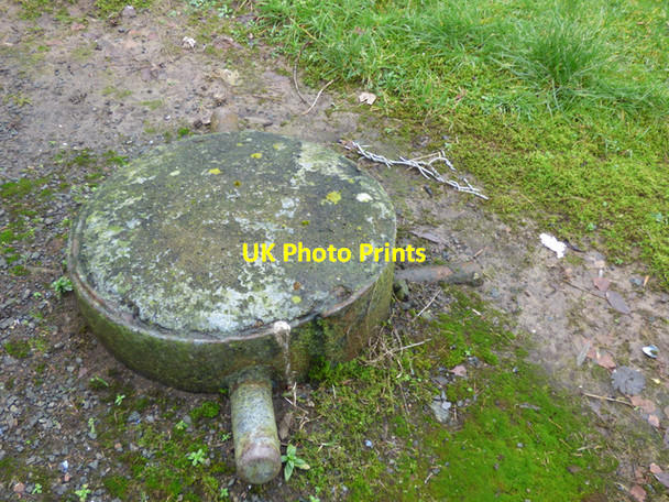 Photo 6"x4" Old mooring bollard Port Glasgow c2016