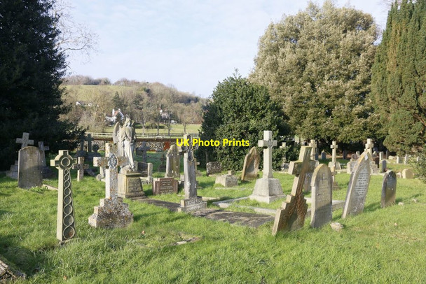 Photo 6"x4" More of the Churchyard Streatley\/SU5980 c2016