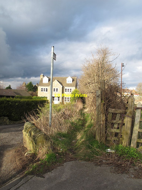Photo 6"x4" Footpath parallel to Half Mile Lane Pudsey\/SE2233 c2016