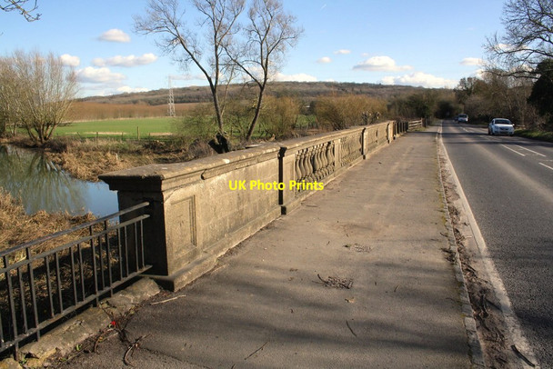 Photo 6"x4" NE parapet of bridge taking B4044 over Wharf Stream Swinford\/SP4408 c2016