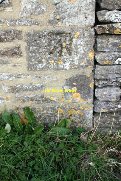 Photo 6"x4" Benchmark on farm building at Peagles View Woodstock\/SP4416 c2016