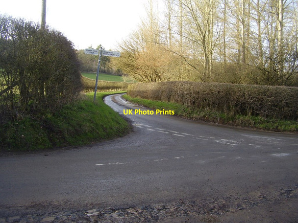 Photo 6"x4" All is quiet Chedworth c2016