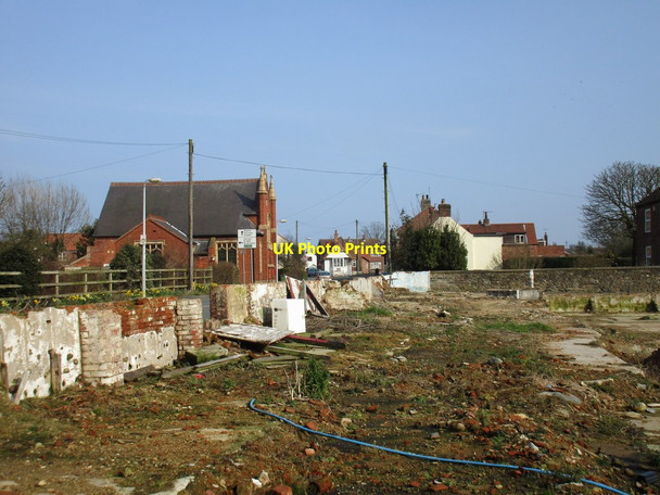 Photo 6"x4" The remains of farm buildings at Church Farm Skipsea Brough c2016