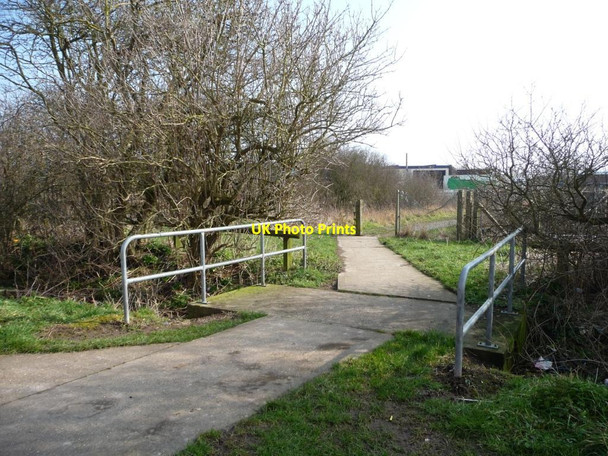 Photo 6"x4" Footpath from the recreation ground to Bessingby Way Bridlington c2016