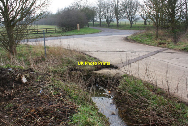 Photo 6"x4" Roadside ditch and culvert approaching Yarnton Road Worton\/SP4611 c2016