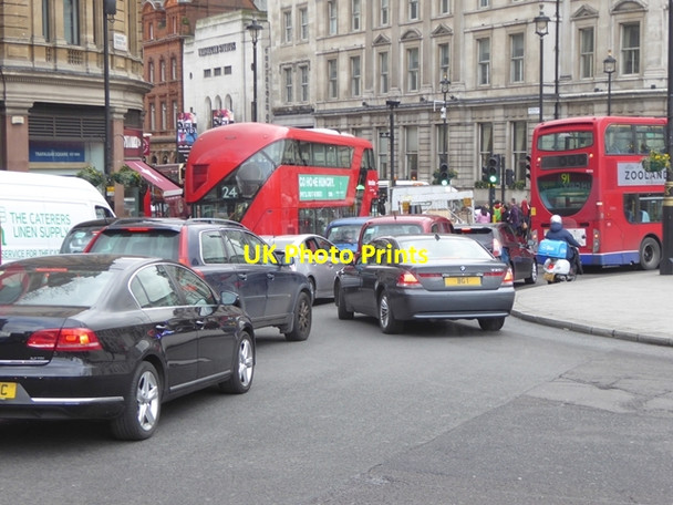 Photo 6"x4" Gridlock at Trafalgar Square London c2016