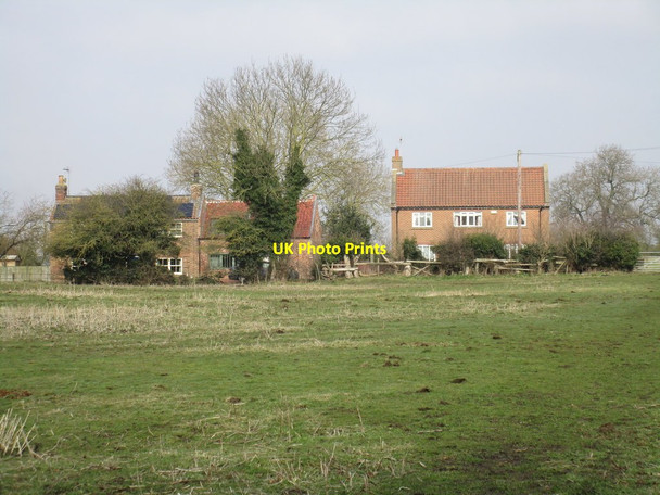 Photo 6"x4" Field between the church and Main Street, Catwick Catwick\/TA1345 c2016