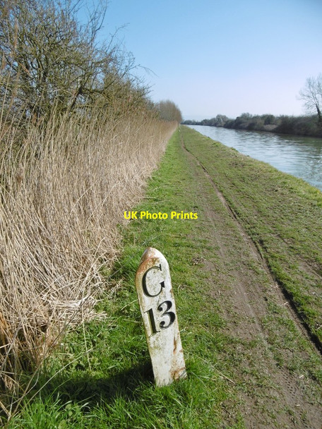 Photo 6"x4" Purton, milepost Halmore c2016