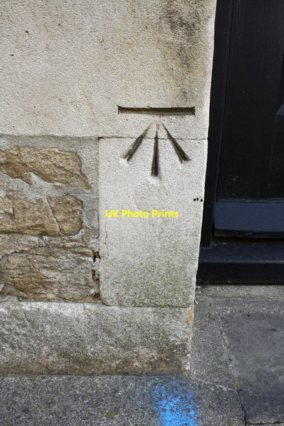 Photo 6"x4" Benchmark on Candlesticks Hotel Stamford\/TF0207 c2015