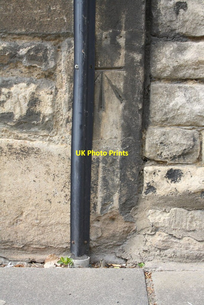 Photo 6"x4" Benchmark on #17 St Paul's Street Stamford\/TF0207 c2015