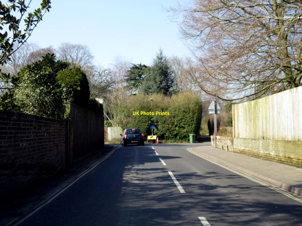 Photo 6"x4" Garnier Road approaches Kingsgate Road Winchester c2016