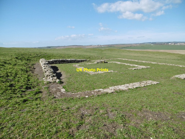 Photo 6"x4" Maiden Castle, temple Dorchester\/SY6890 c2016