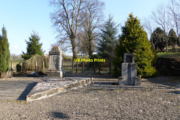 Photo 6"x4" Douglas, Memorials to the Free Polish Army Douglas\/NS8330 c2016