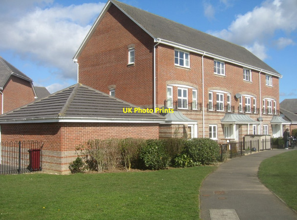 Photo 6"x4" Houses in Pewsey Close Buckskin c2016