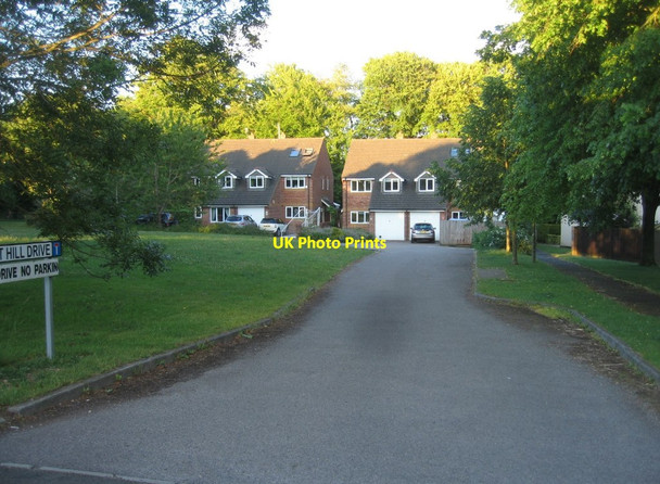 Photo 6"x4" Looking into Fort Hill Drive Basingstoke c2015