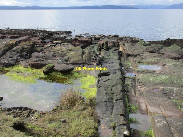 Photo 6"x4" Tholeiite dyke Largs\/NS2059 c2016