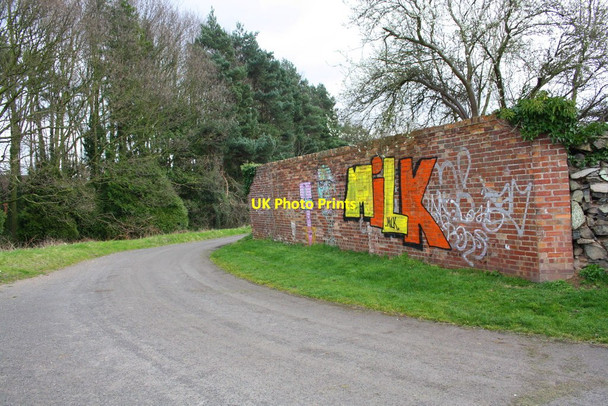 Photo 6"x4" Brick wall at junction of footpaths Thorpe Acre c2016