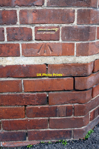 Photo 6"x4" Benchmark on Hollybush House Nuneaton c2016