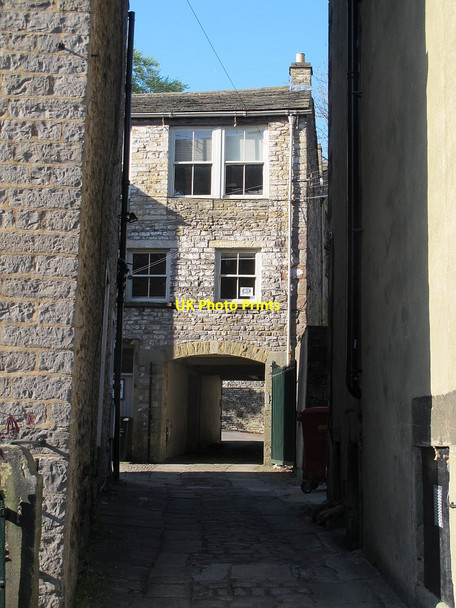 Photo 6"x4" Passage to the west of the Castle Inn, Skipton  Skipton c2016