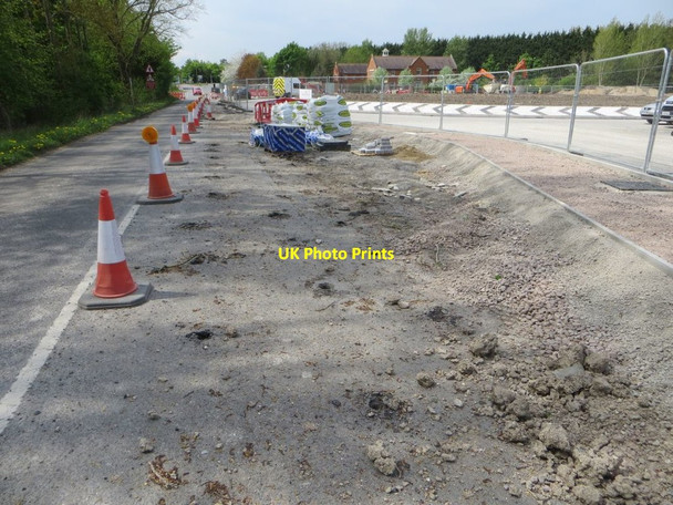 Photo 6"x4" More Holes in the Road Chilton\/SU4885 c2016