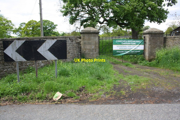 Photo 6"x4" Entrance to Constable Burton Hall from A684 Constable Burton c2016