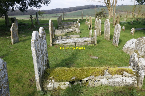 Photo 6"x4" A Line of Tombs Ovington\/SU5631 c2016