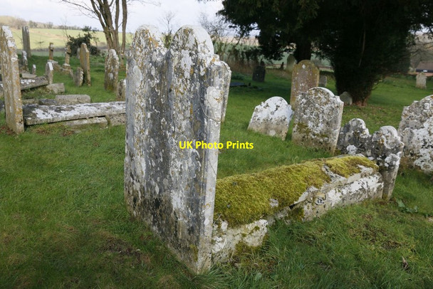 Photo 6"x4" Headstone & Tomb Ovington\/SU5631 c2016