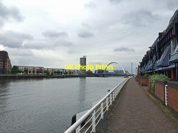 Photo 6"x4" Walkway and cycleway by the Clyde Glasgow c2016
