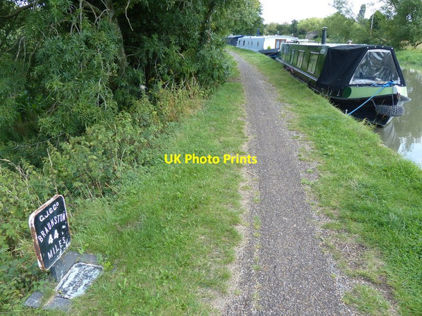 Photo 6"x4" Milepost along the Grand Union Canal towpath Leighton Buzzard c2015