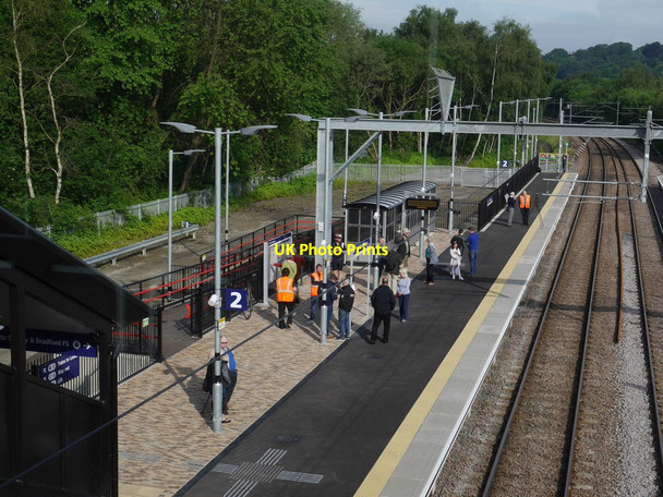 Photo 6"x4" Platform 2, Kirkstall Forge Station Horsforth c2016