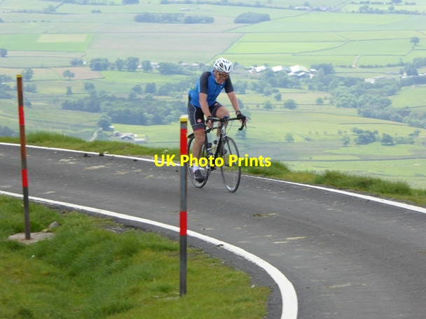Photo 6"x4" A very tough climb (2) Great Dun Fell c2016