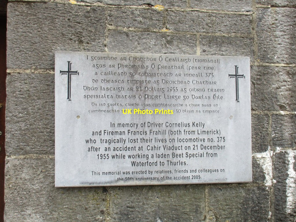 Photo 6"x4" Memorial plaque, Cahir station Caher c2016