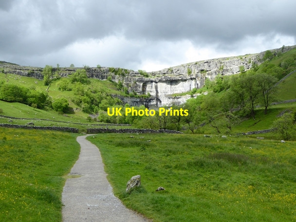 Photo 6"x4" The path to Malham Cove Malham\/SD9062 c2017